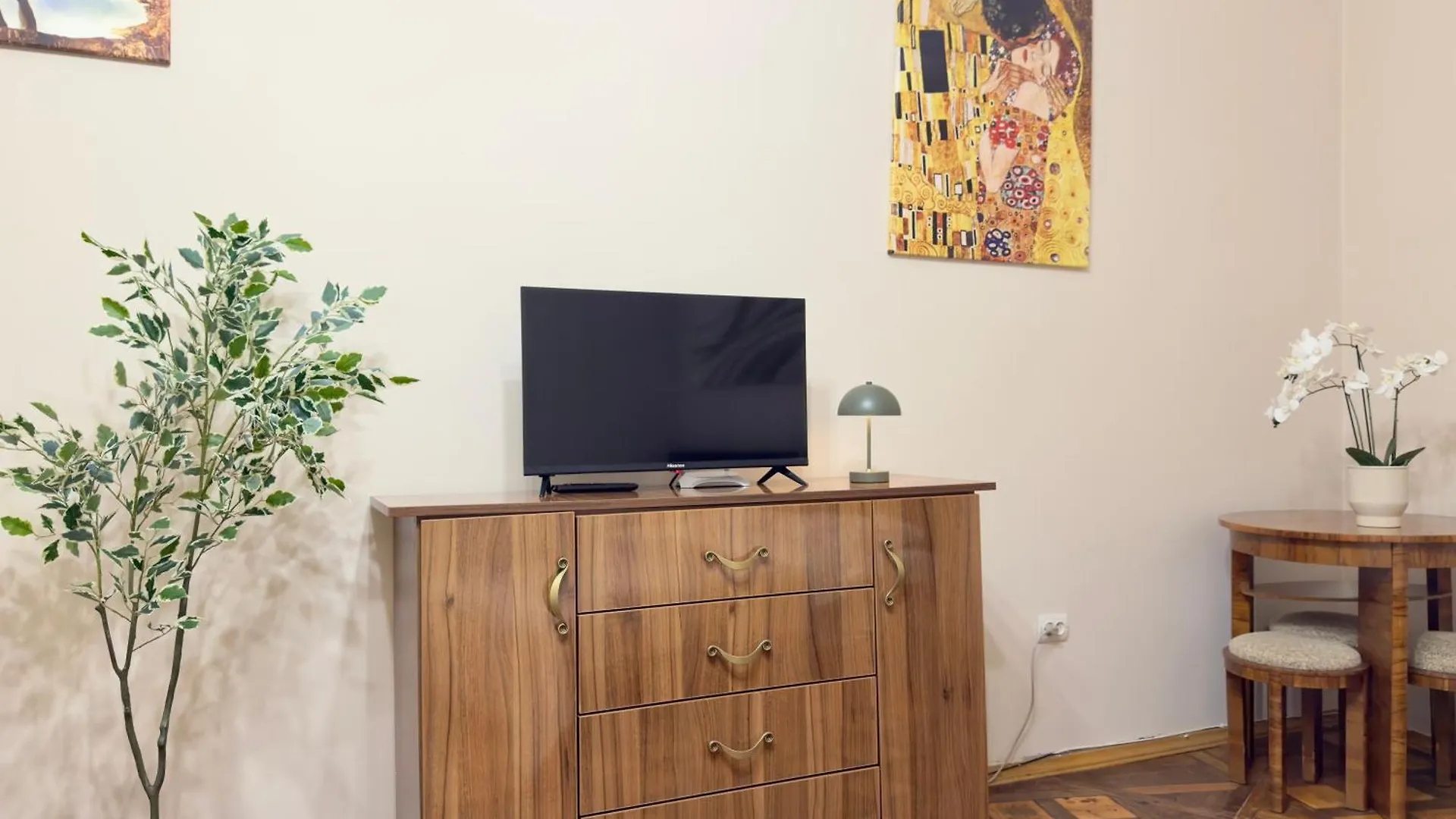 Modern And Classic Apart. Central Location Lvov Apartmán